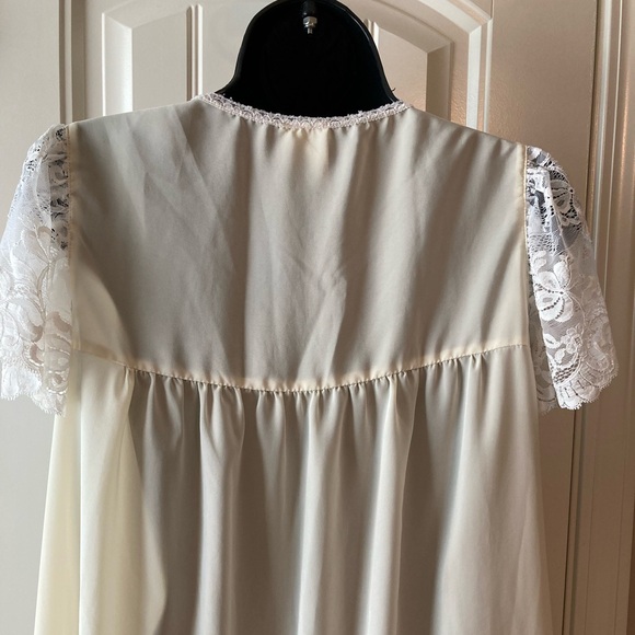 Vintage Eve Stillman Pale Yellow Lace and Nylon Nightgown - Picture 8 of 12